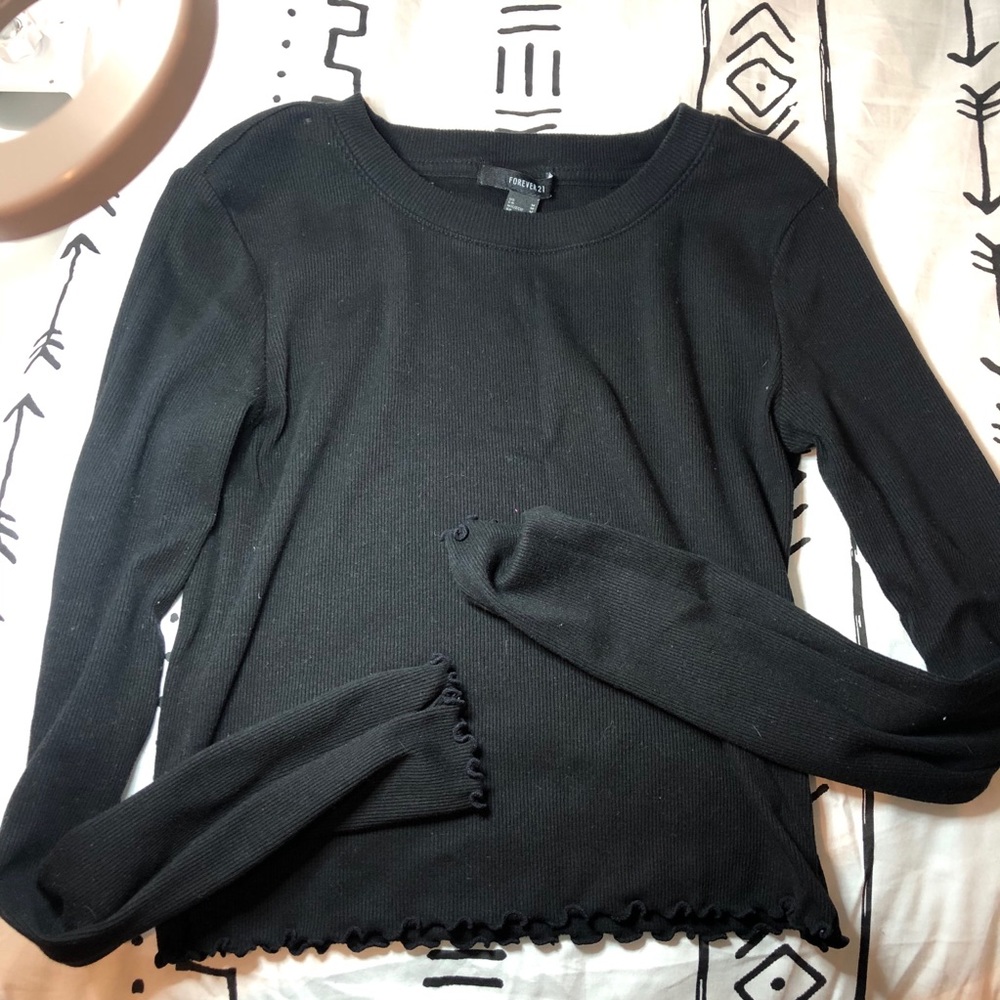 Red and black long sleeve crop